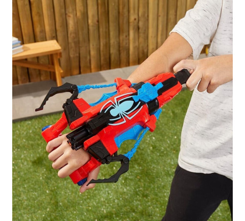 spider-man f7852 blaster "strike n splash"