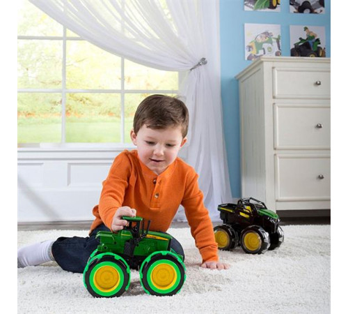 tomy 46434 traktor "monster treads" cu roți roți mari luminoase