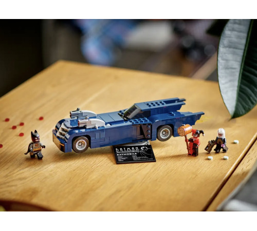 lego super heroes 76274 constructor "batman cu batmobilul vs harley quinn și mr. freeze" (435 el.)