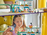 lego friends 42621 Конструктор "Городская больница Хартлейк" (1045 дет.)