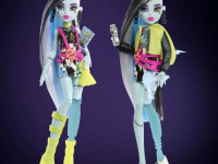 monster high hnf79 set de joc cu păpușa frankie stein seria secretele in dulap 